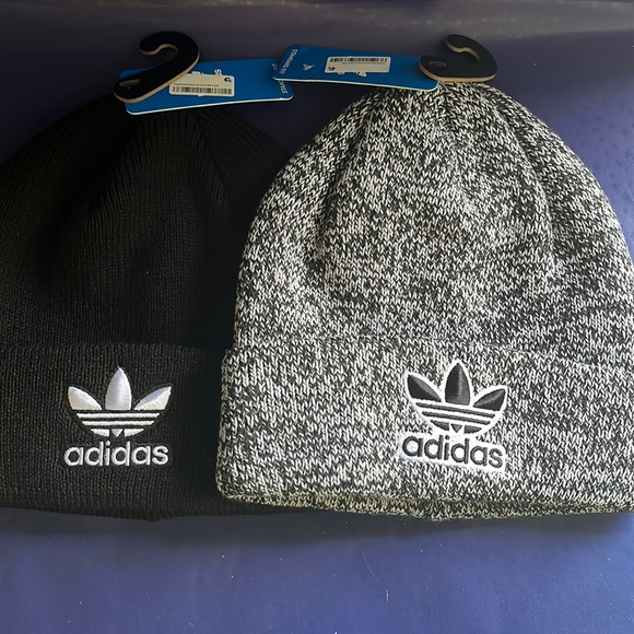 Adidas 2 pc Winter knit Hats Mans/Woman’s Color Black and Grey - Picture 4 of 8